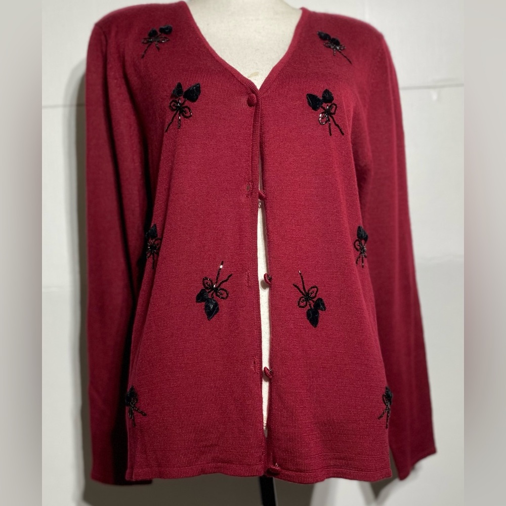 G-#14 Sweater by Doris Bell size large, maroon color